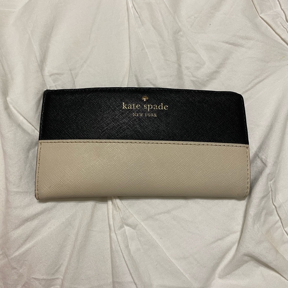 Kate Spade Black and Beige Wallet